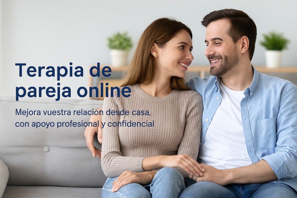 pareja relajada en sofá después de haber realizado una sesión de terapia de pareja online
